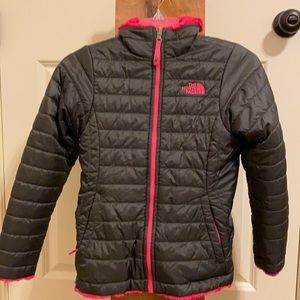 Northface rev. dark gray/hot pink jacket. YM 10/12